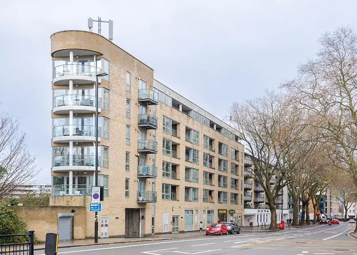 Stylish 2 Bedroom Apartment With Ac In Chiswick London