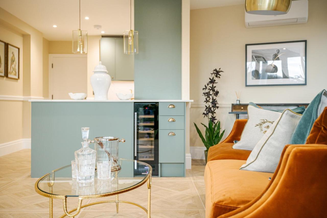 Apartment Stylish 2 Bedroom With Ac In Chiswick